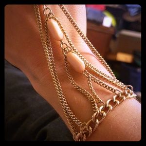 Hand jewlery